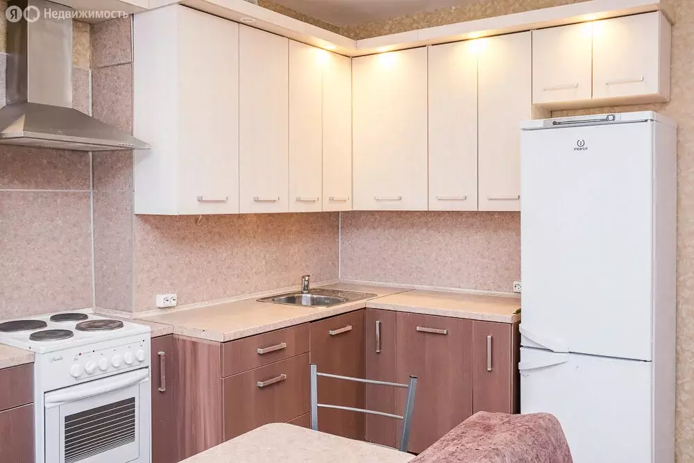 Квартира-студия: Омск, улица Малиновского, 23к2 (33 м) - Фото 2