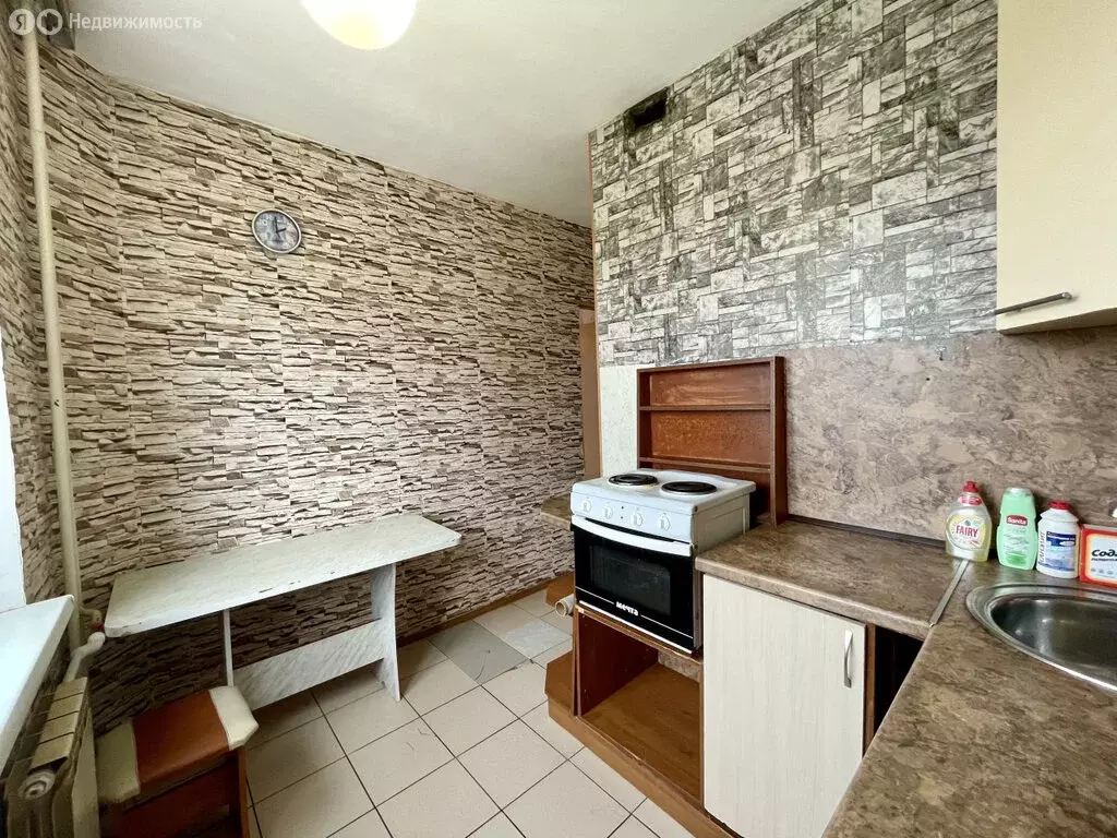 2-комнатная квартира: Первоуральск, улица Емлина, 21 (40 м) - Фото 1