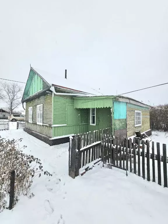 Дом в Омская область, Азовский Немецкий Национальный район, с. ... - Фото 1