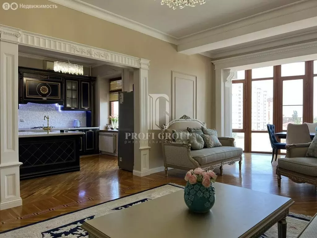 3-комнатная квартира: Махачкала, улица Агасиева, 2 (118 м) - Фото 0