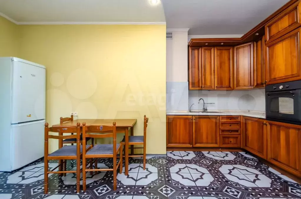 3-к. квартира, 140м, 2/5эт. - Фото 1