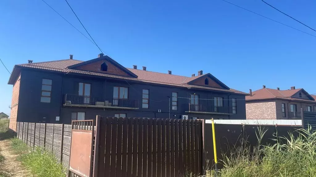 Таунхаус в Адыгея, Тахтамукайский район, Старобжегокайское с/пос, ... - Фото 1