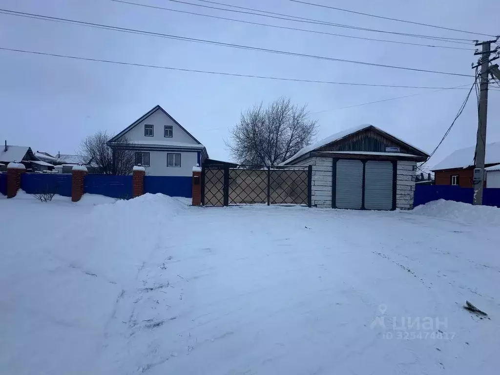 Дом в Башкортостан, Чишминский поссовет, Чишмы рп ул. ... - Фото 1
