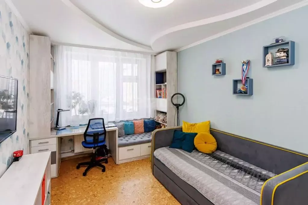 2-к кв. Тюменская область, Тюмень ул. Александра Протозанова, 16 (62.0 ... - Фото 1