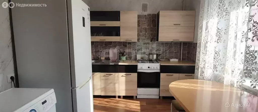 3-комнатная квартира: Стерлитамак, улица Николаева, 24 (61.4 м) - Фото 1