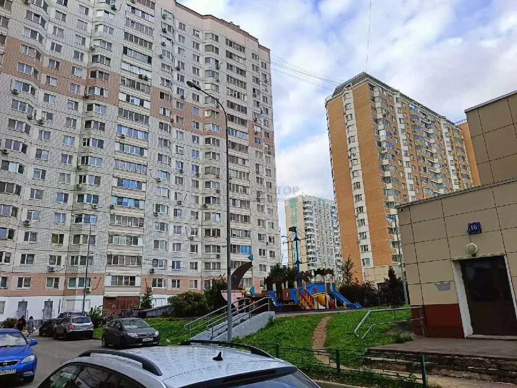 Продается 4-комнатная квартира - Фото 2