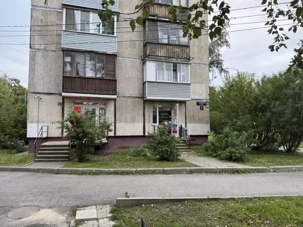 Торговая площадь в Санкт-Петербург Бассейная ул., 63 (42 м) - Фото 1