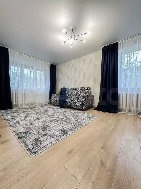 1-к. квартира, 30,4 м, 5/5 эт. - Фото 0