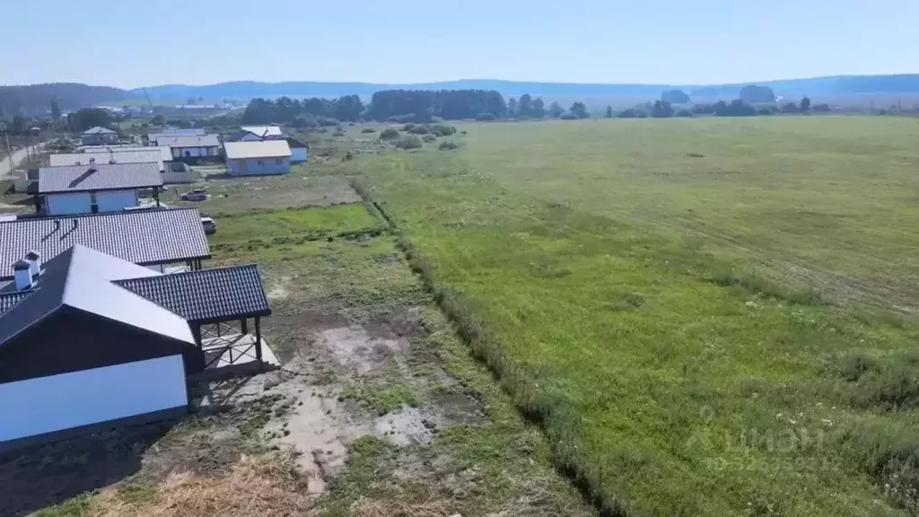 Участок в Свердловская область, Сысертский муниципальный округ, д. ... - Фото 1