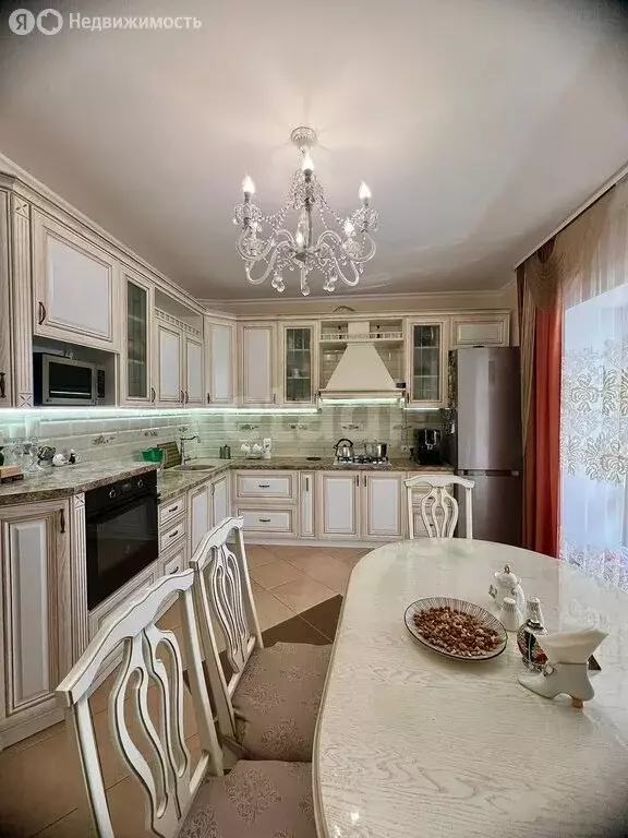 3-комнатная квартира: Салават, улица Калинина, 100 (110.6 м) - Фото 0