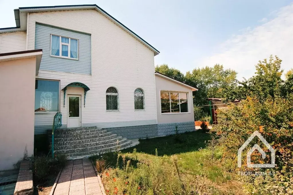 Дом в Самарская область, Кинель-Черкассы с/пос, с. Кинель-Черкассы  ... - Фото 1