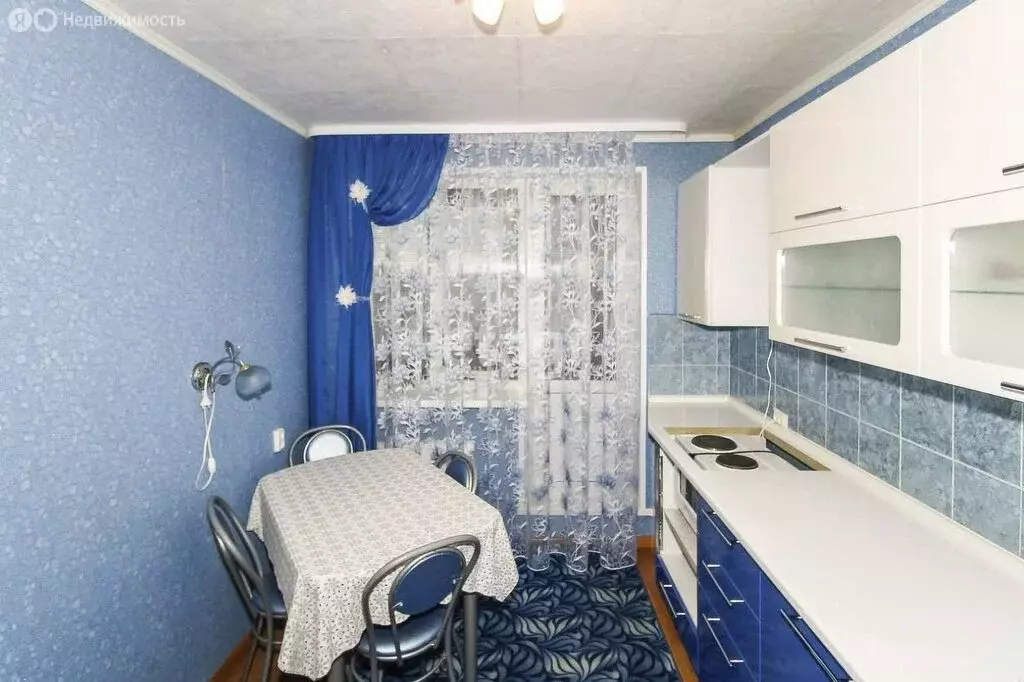 2-комнатная квартира: Тюмень, улица Бабарынка, 16Б (30 м) - Фото 1