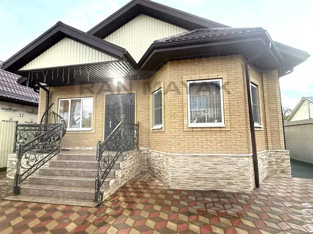 Дом в Адыгея, Майкоп ул. Хакурате, 117 (135 м) - Фото 1