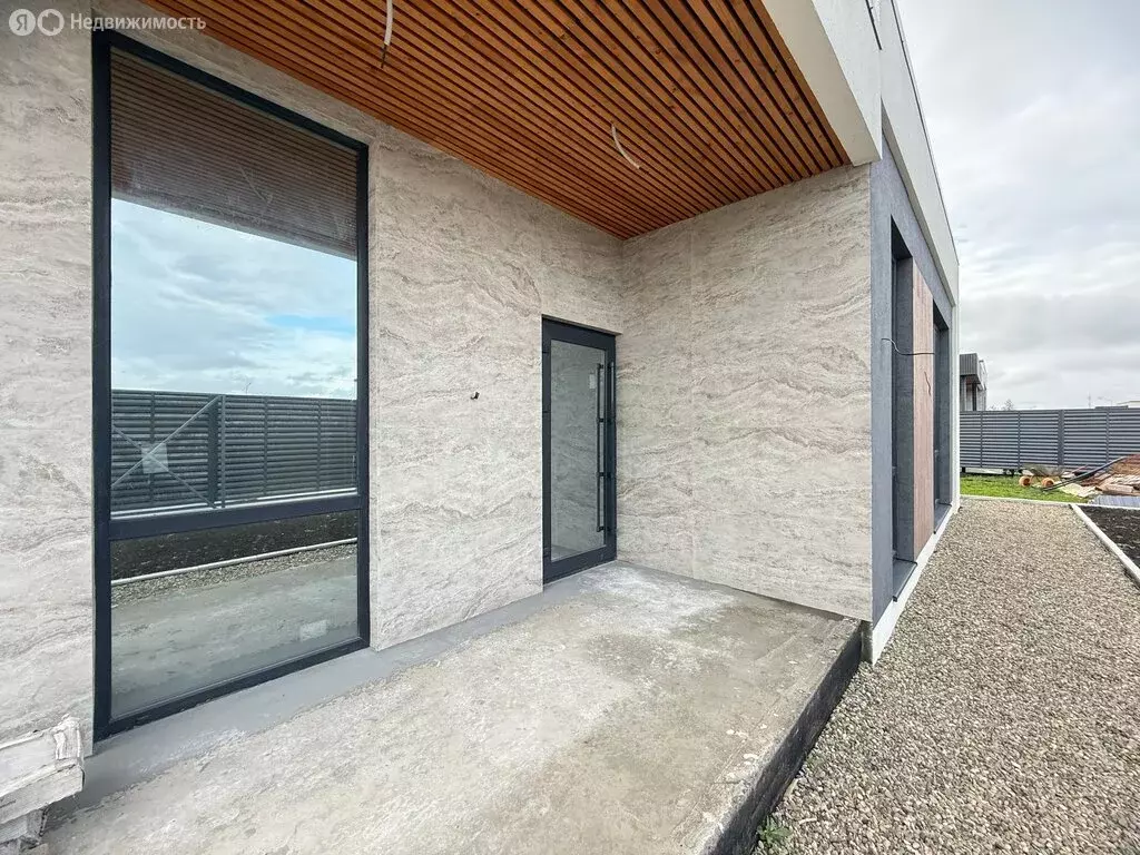 Дом в село Новобессергеневка, Манежная улица (140 м) - Фото 1