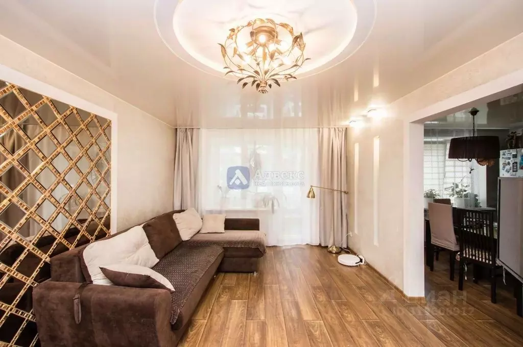 3-к кв. Тюменская область, Тюмень ул. Пермякова, 78к2 (90.6 м) - Фото 0