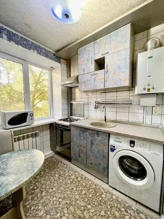 2-к кв. Ростовская область, Шахты просп. Чернокозова (46.5 м) - Фото 0