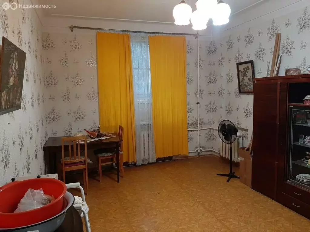 3-комнатная квартира: Астрахань, улица Бабушкина, 24 (74.6 м) - Фото 1