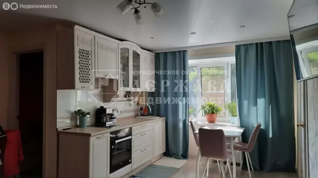 3-комнатная квартира: Кемерово, улица 9 Января, 10 (47 м) - Фото 1