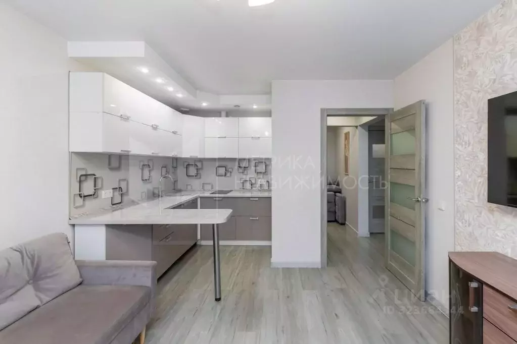 1-к кв. Тюменская область, Тюмень ул. Павла Шарова, 3к1 (45.8 м) - Фото 0