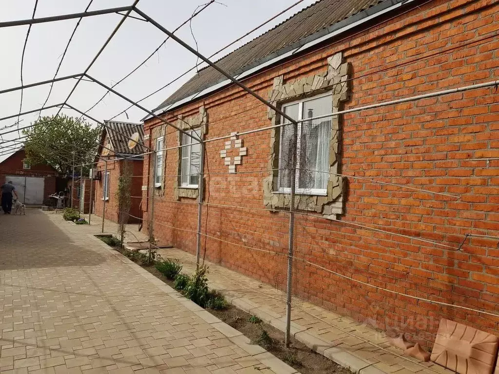 Дом в Краснодарский край, Щербиновский район, Шабельское с/пос, с. ... - Фото 1