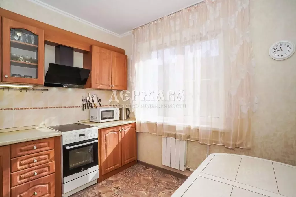 2-к кв. Белгородская область, Старый Оскол Жукова мкр, 29А (53.5 м) - Фото 0