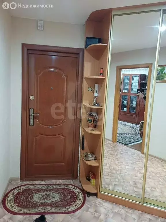 3-комнатная квартира: Барнаул, улица Юрина, 230 (63 м) - Фото 1