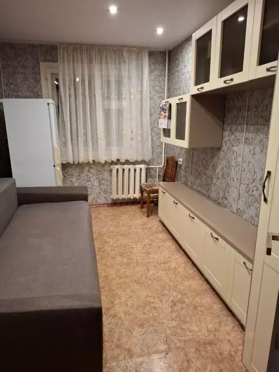 Комната Алтайский край, Барнаул ул. Панфиловцев, 27 - Фото 2