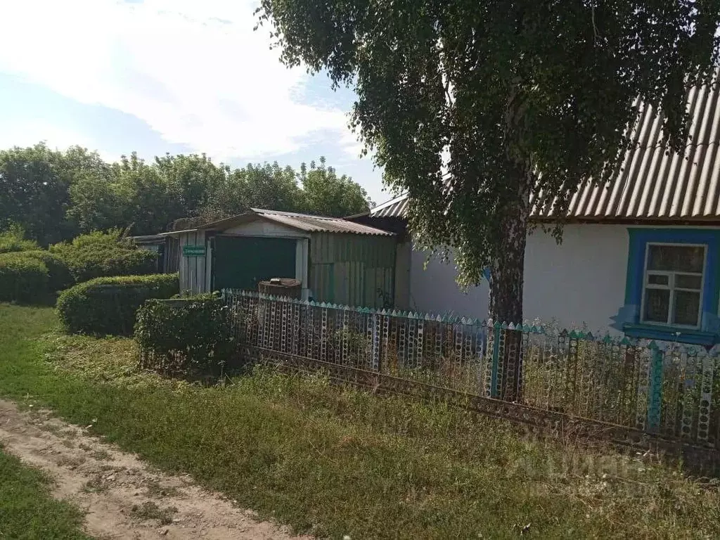 Дом в Курская область, Курский район, Бесединский сельсовет, д. 2-е ... - Фото 1