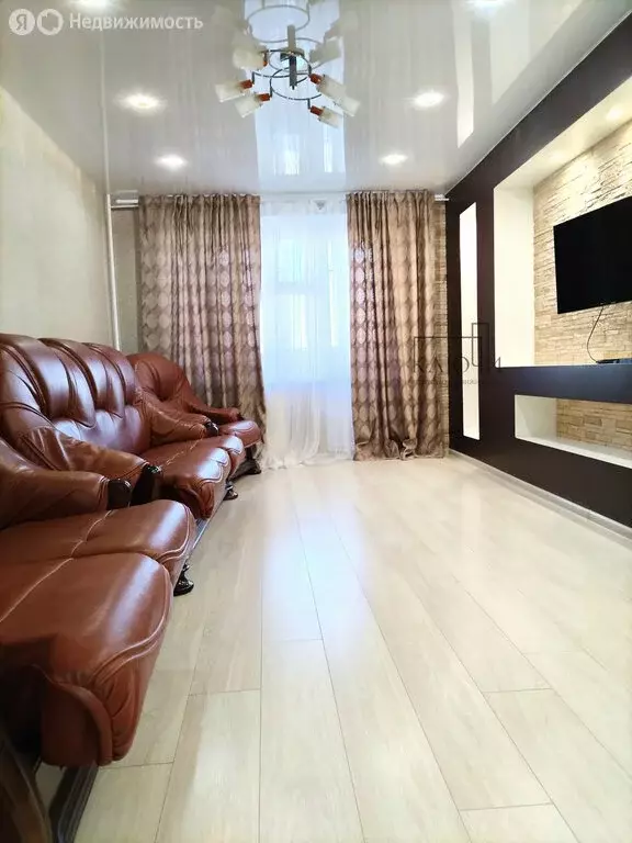 3-комнатная квартира: Магнитогорск, улица Коробова, 8 (70 м) - Фото 2