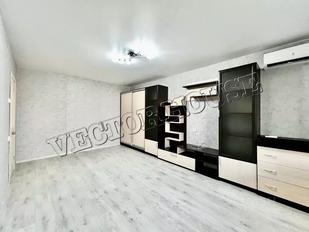 1-к кв. Брянская область, Брянск ул. Братьев Ткачевых, 3 (37.0 м) - Фото 1