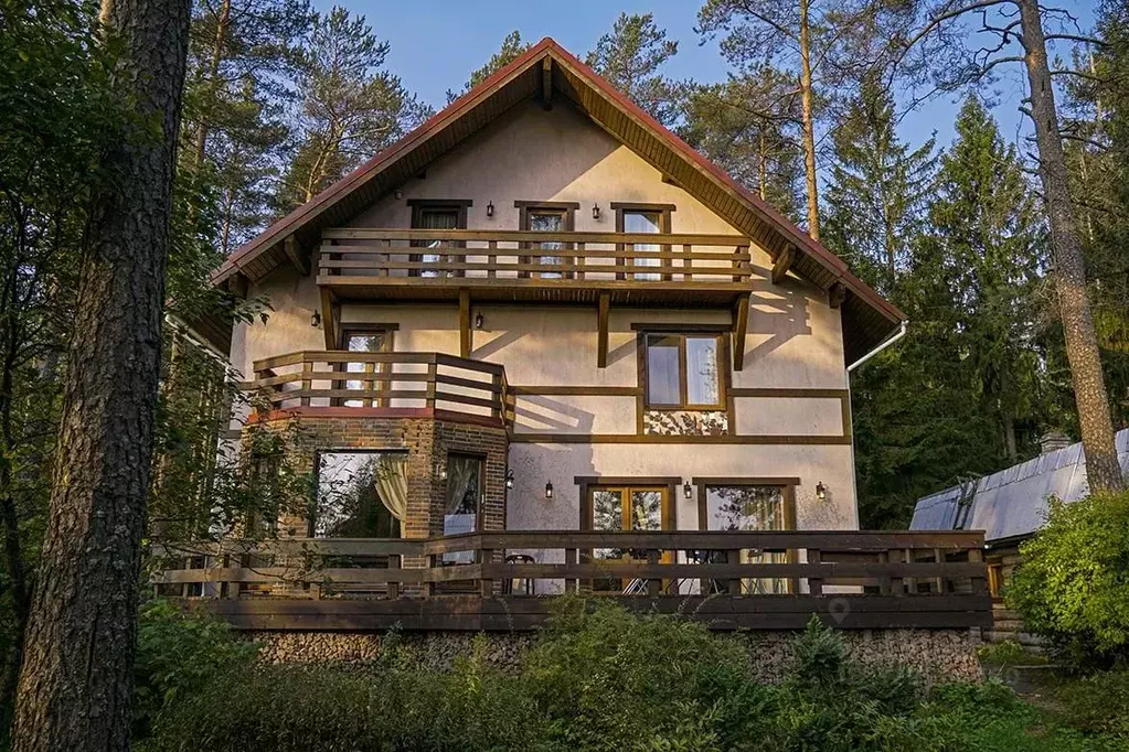 Дом в Ленинградская область, Выборгский район, Рощинское городское ... - Фото 1