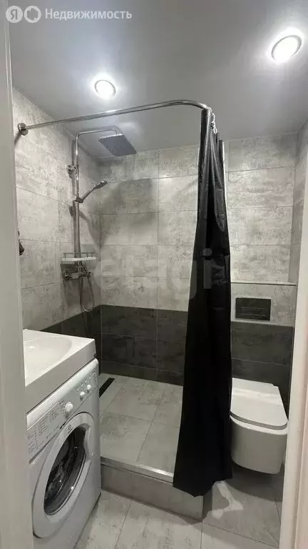 Квартира-студия: Саратов, улица имени Михаила Булгакова, 8 (40 м) - Фото 1