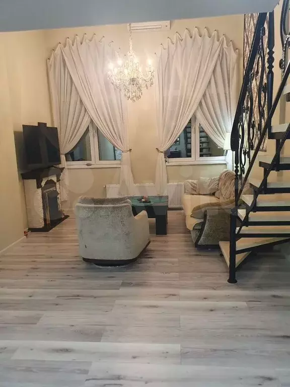 3-к. квартира, 90 м, 11/11 эт. - Фото 0