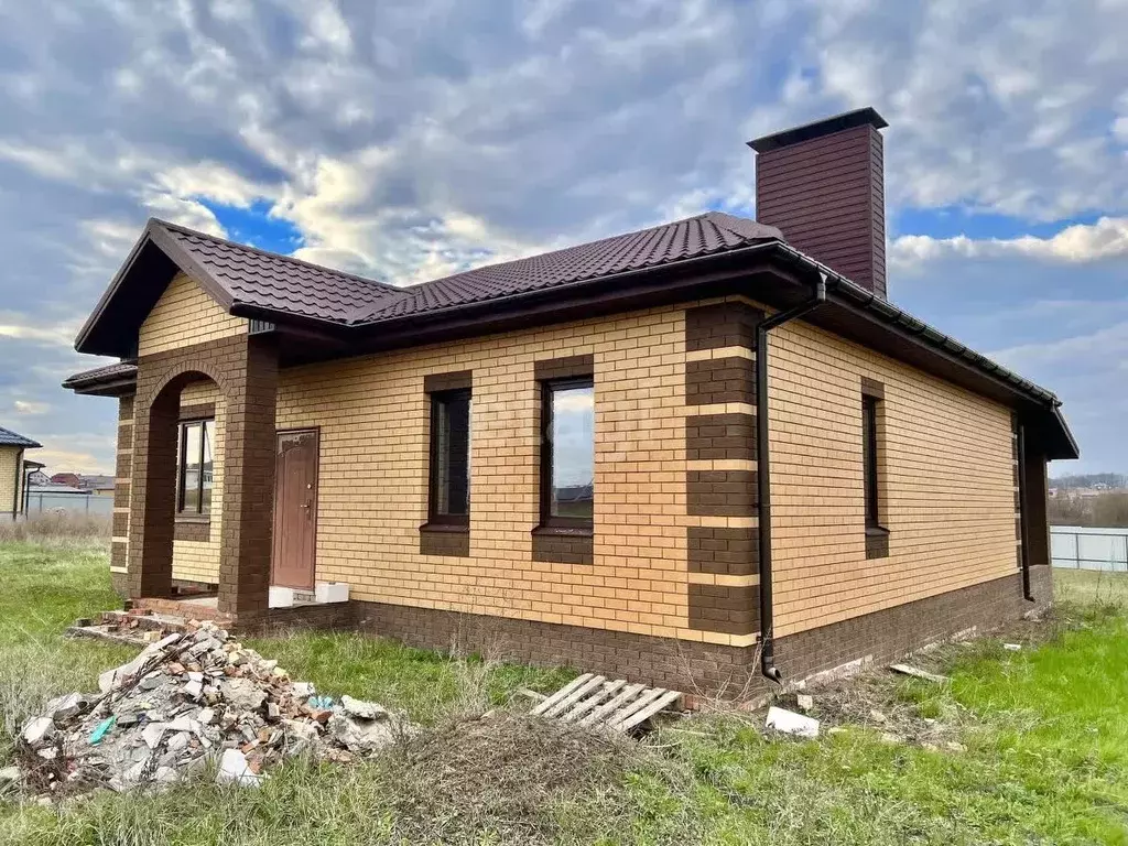 Дом в Белгородская область, Строитель Яковлевский городской округ, ул. ... - Фото 1