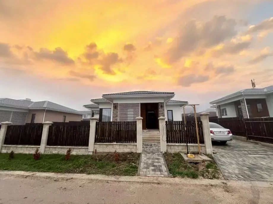 Дом в Крым, Симферопольский район, Добровское с/пос, с. Краснолесье ... - Фото 1