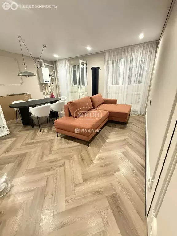 2-комнатная квартира: Элиста, улица Ю. Клыкова, 92А (55 м) - Фото 1