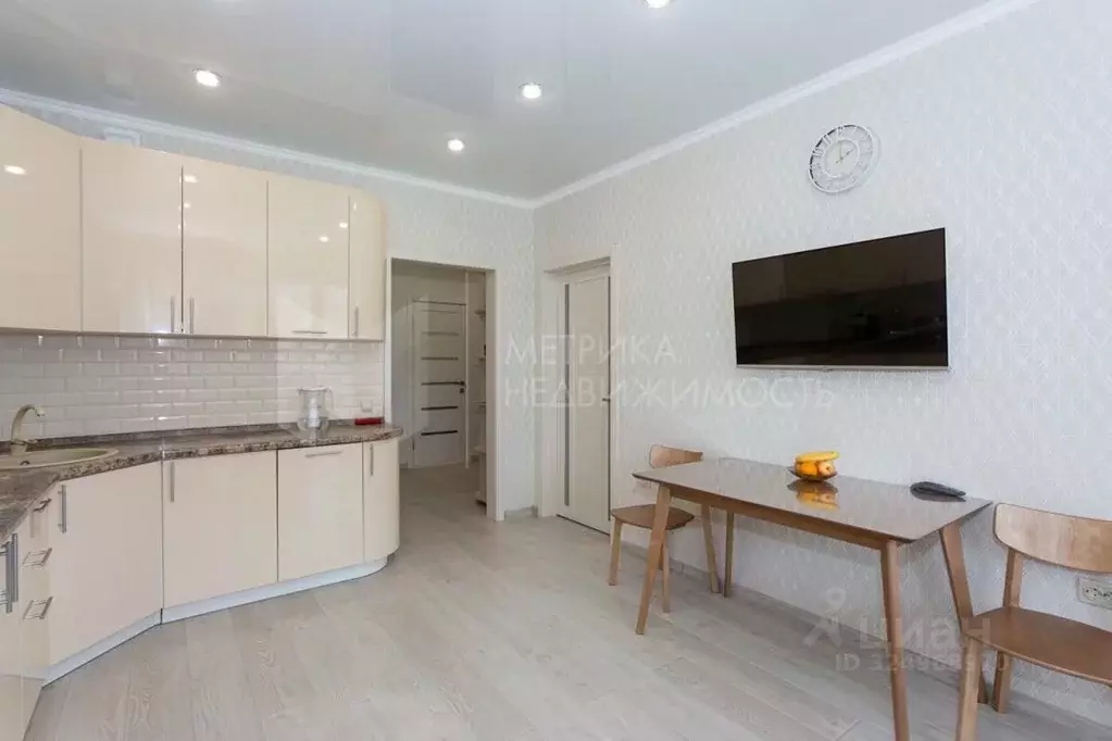 1-к кв. Тюменская область, Тюмень ул. Бориса Житкова, 4 (50.0 м) - Фото 0