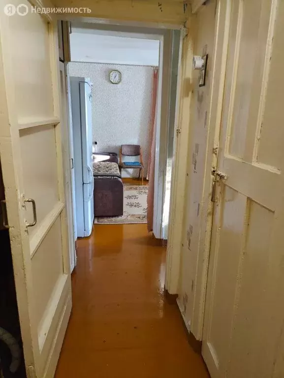 3-комнатная квартира: Балаково, улица Титова, 11 (45 м) - Фото 0