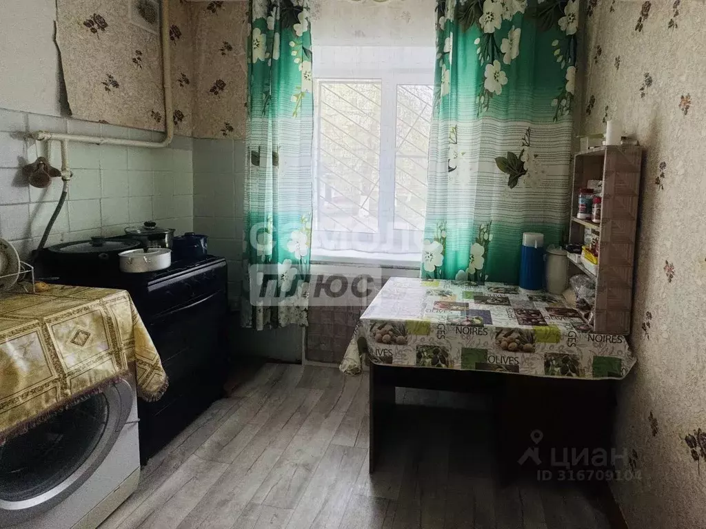 2-к кв. Чувашия, Новочебоксарск ул. Жени Крутовой, 10 (42.8 м) - Фото 0