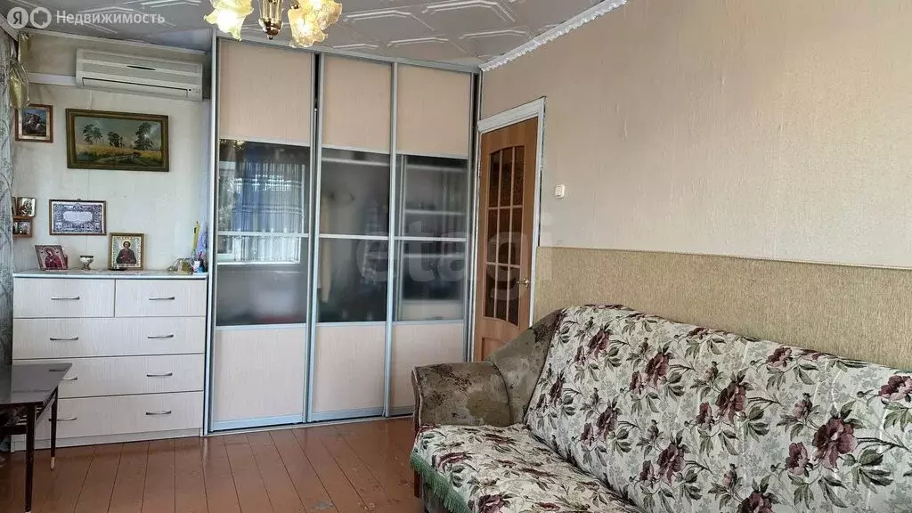 1-комнатная квартира: Ирбит, улица Логинова, 2 (30 м) - Фото 0