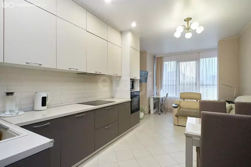 1-комнатная квартира: Тюмень, улица Мельникайте, 32к2 (48.3 м) - Фото 1