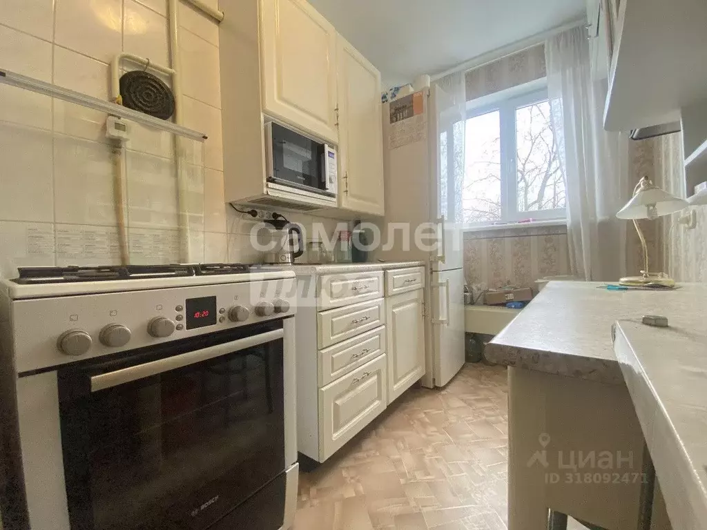 3-к кв. Свердловская область, Екатеринбург ул. Академика Бардина, 45 ... - Фото 0