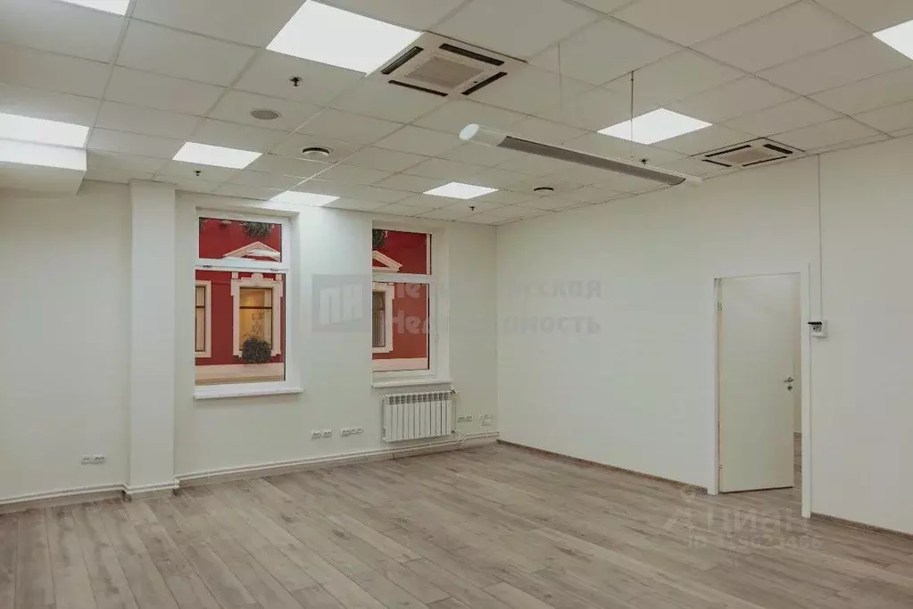 Офис в Санкт-Петербург 3-я Васильевского острова линия, 60 (95 м) - Фото 0