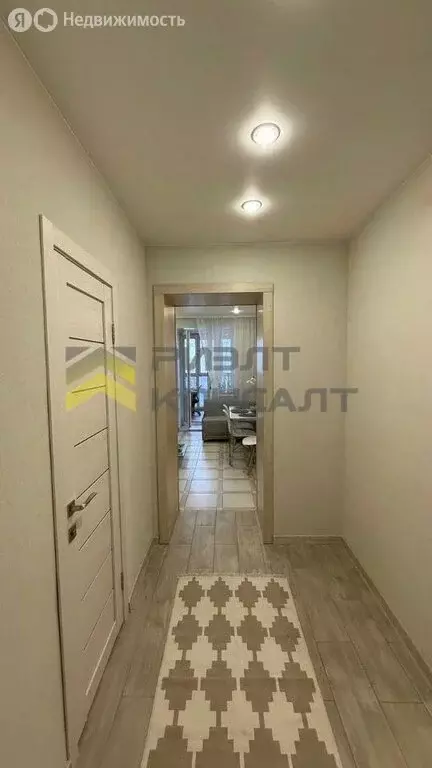 1-комнатная квартира: Омск, улица Малиновского, 17к1 (53 м) - Фото 1