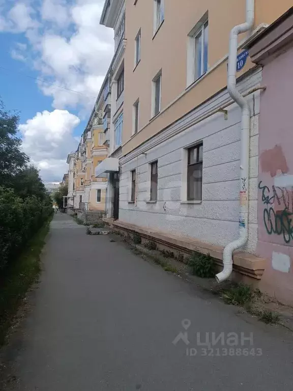 3-к кв. Свердловская область, Нижний Тагил Вязовская ул., 10 (57.2 м) - Фото 0
