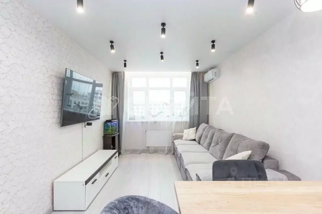 2-к кв. Тюменская область, Тюмень ул. Первооткрывателей, 2 (72.1 м) - Фото 1