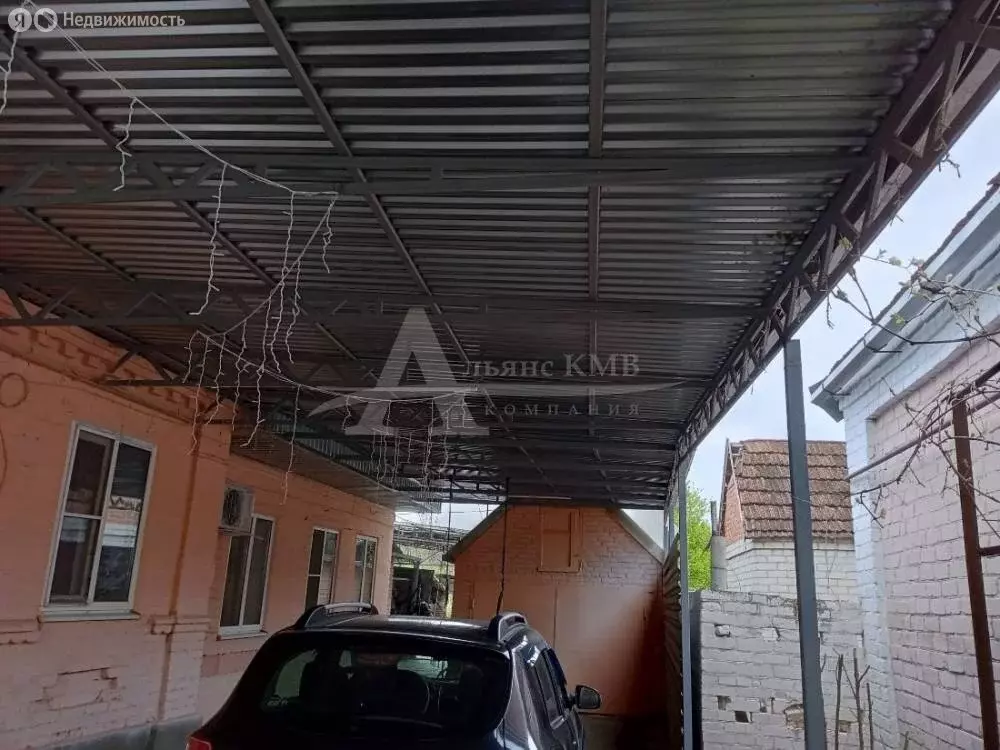 Дом в посёлок Шаумянский, улица Козыря (120 м) - Фото 1