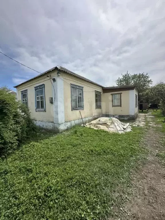 Дом в Краснодарский край, Ленинградский муниципальный округ, пос. ... - Фото 1