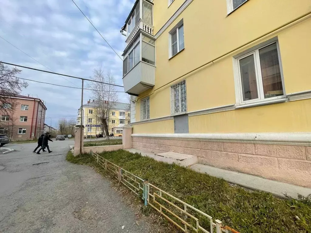 Торговая площадь в Свердловская область, Полевской ул. Ленина, 4 (48 ... - Фото 1