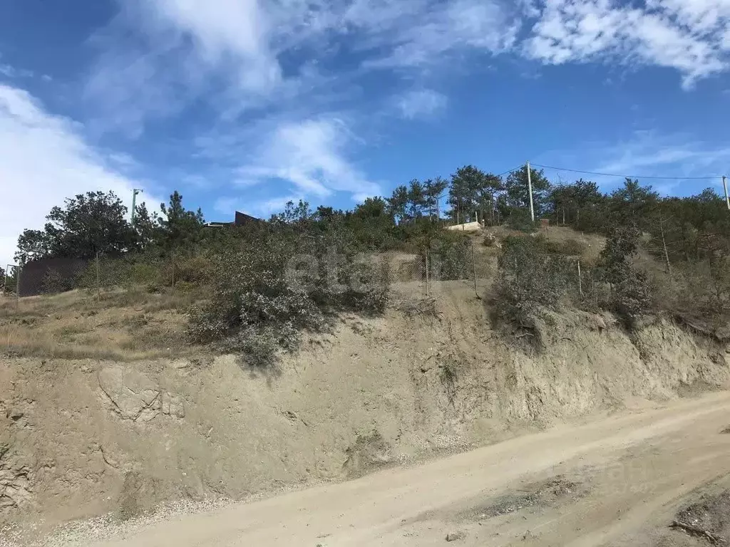 Участок в Крым, Алушта муниципальный округ, пос. Семидворье ул. ... - Фото 1